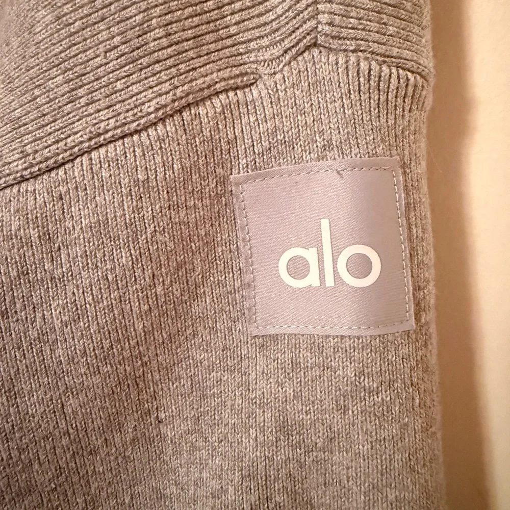 ALO Yoga Scholar Knit Cropped Full Zip Jacket Small Heather Grey - Picture 7 of 7